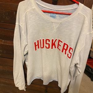 PINK- College crop sweatshirt HUSKERS BABY BLUE AND RED